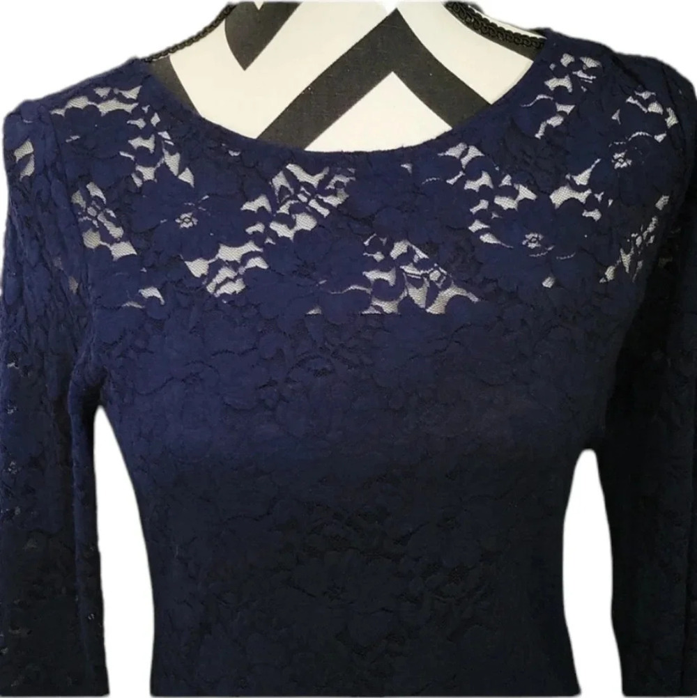 Lace Dress - Picture 2 of 3
